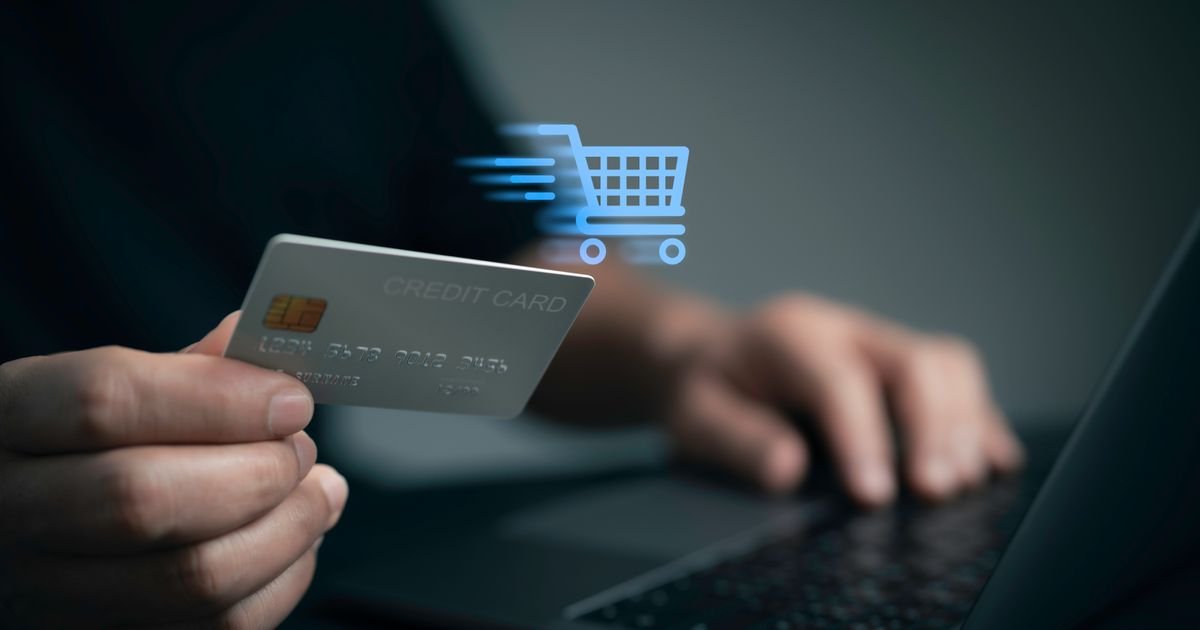 Srbija u "šoping groznici": Podaci NBS otkrili koliko smo miliona potrošili na internetu za samo tri meseca