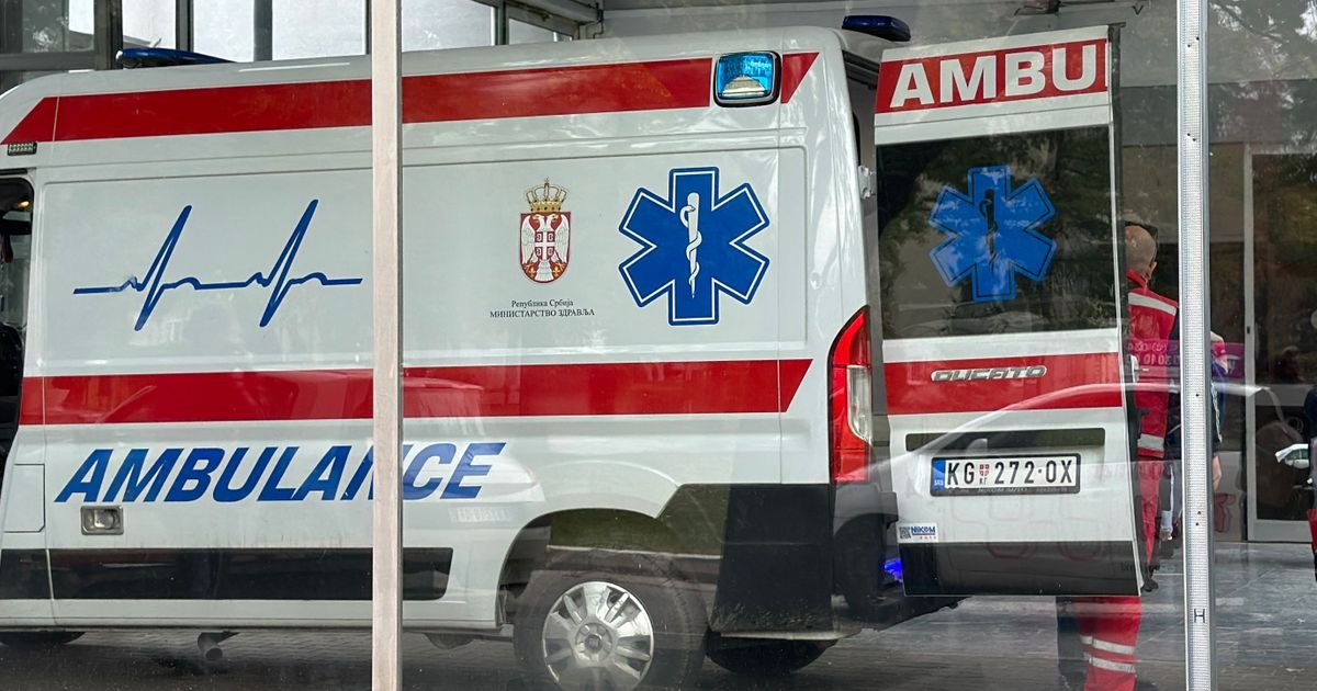 Hitna pomoć: Muškarac (50) teško povređen u nesreći u Ostružnici