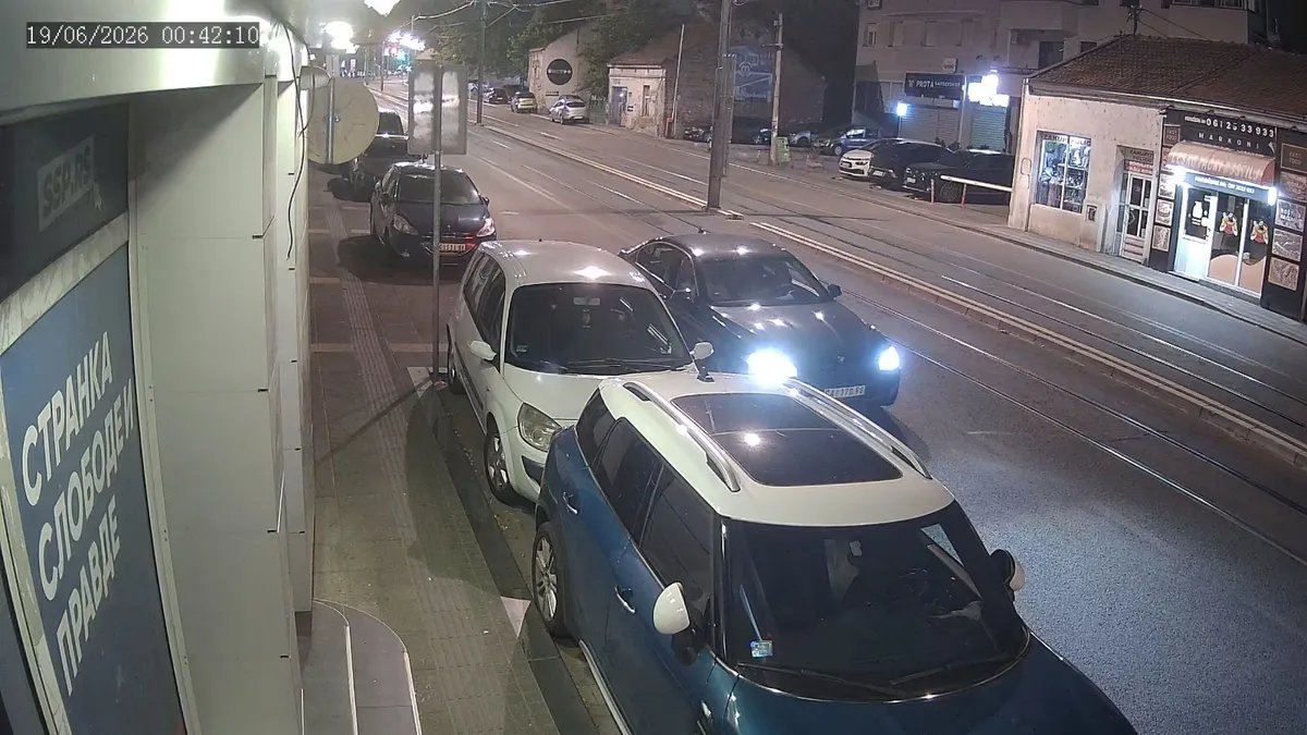 Na centrali SSP ispisano "Srbija pobeđuje", sigurnosne kamere zabeležile incident