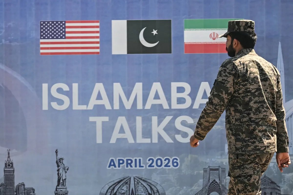 Eksplodirale dve bombe na putu u Pakistanu, najmanje sedmoro poginulih