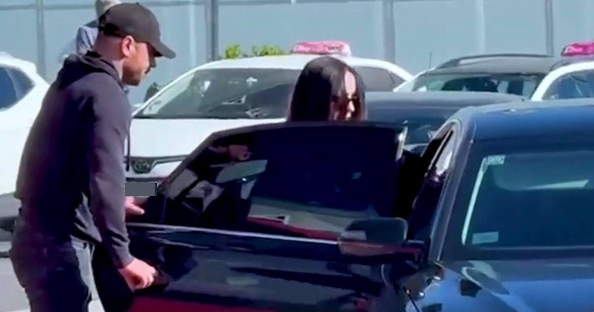 "Pevala sam o skupim satovima, a vozila se autobusom": Danas joj obezbeđenje otvara vrata, nekada živela OVAKO