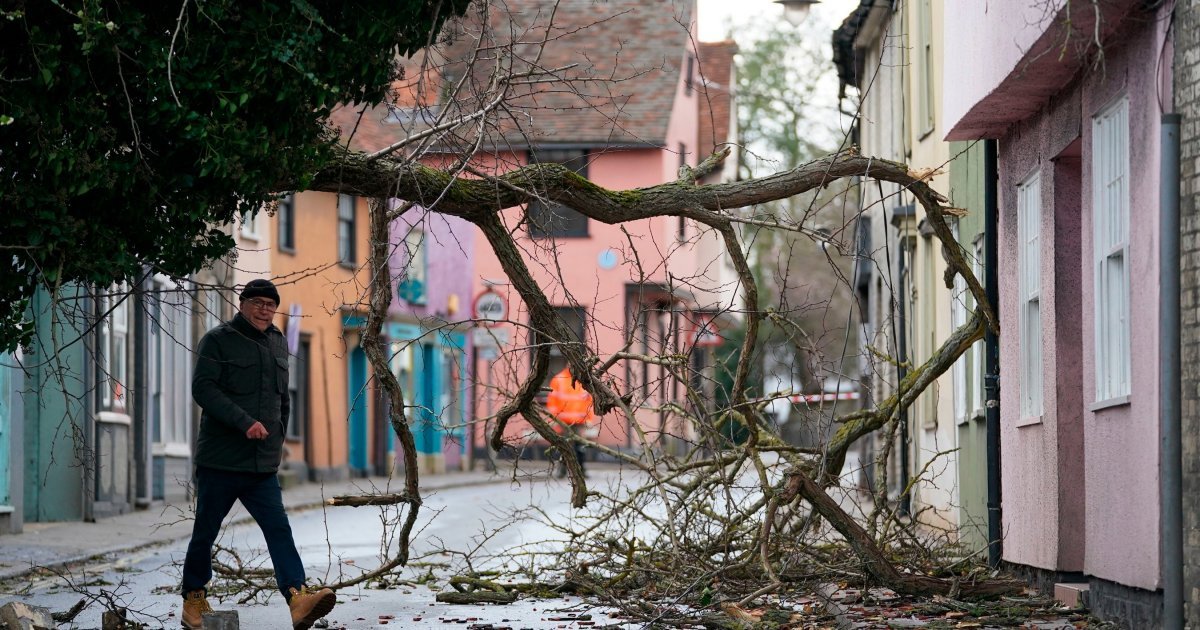 Strašno nevreme u Holandiji: Jedna osoba stradala, oluja izazvala požare i veliku štetu