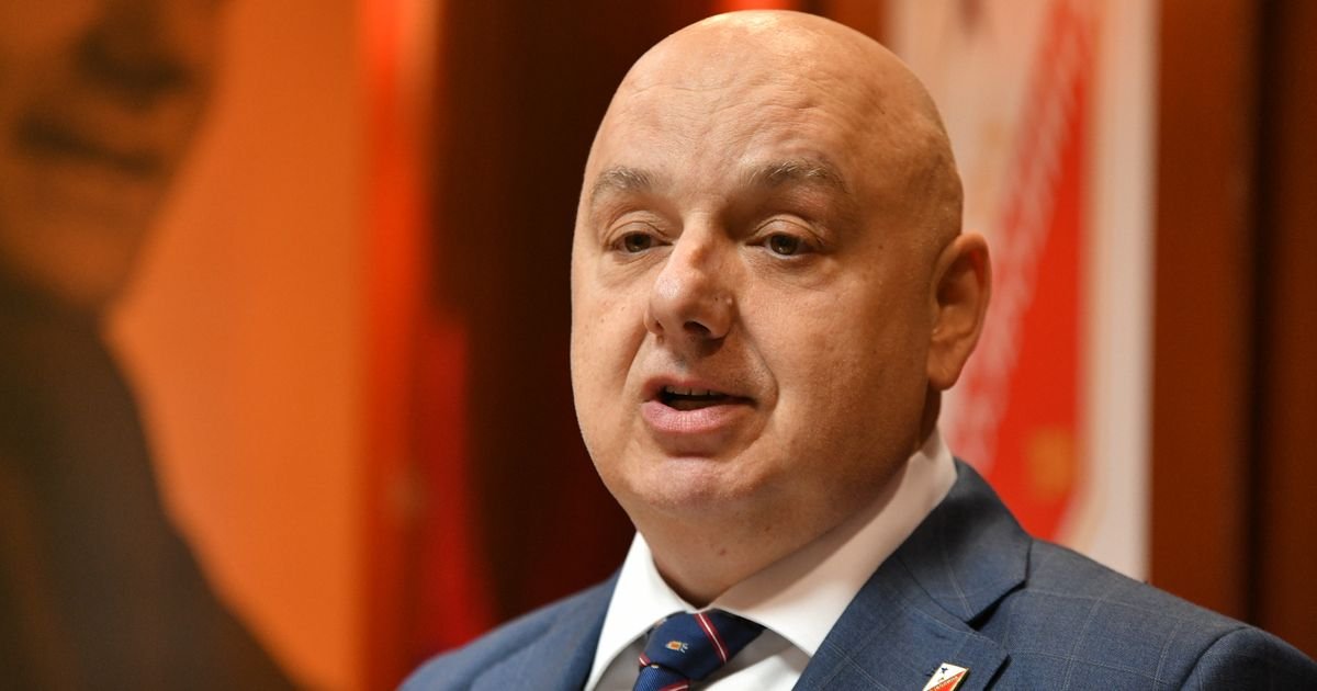 Zukić i Zbljić: "Apel gradonačeniku Mićinu da se sredi severna tribina 'Karađorđa' u Novom Sadu"