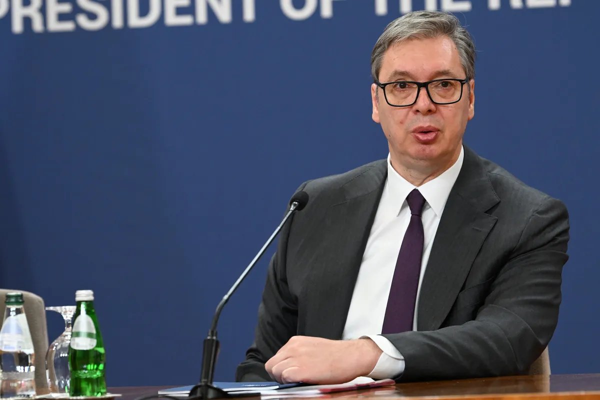 Oglasio se Vučić o aferi "zvučni top"