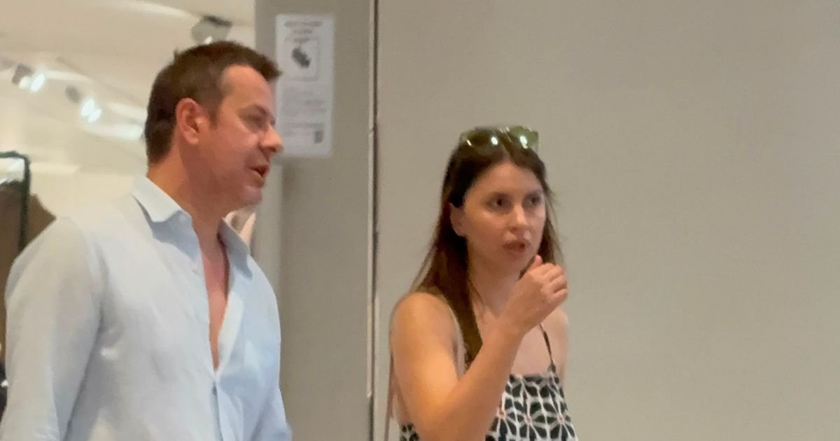 Paparaco! Vlado Georgiev u "gospodskom" šopingu sa ženom: Dok je Milica birala krpice, pevač nosio pune kese