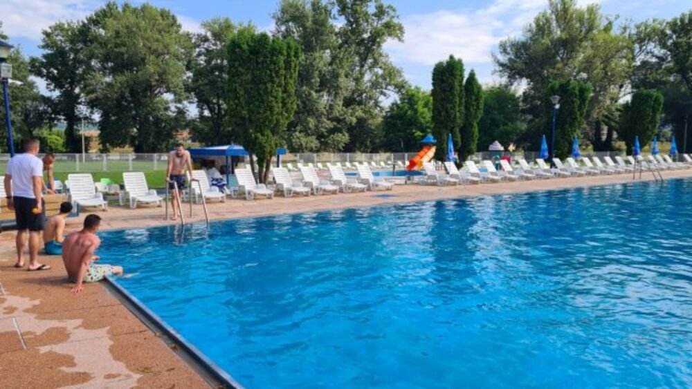 Dete reanimirali na bazenu, drama u Jakovu: Uspeli da spasu život mališanu