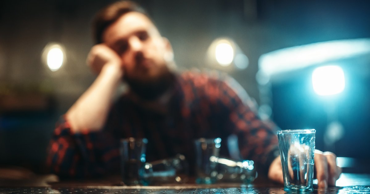 Vino, pivo ili žestina: Šta da pijete, a da sutradan nemate glavobolju i jedva sastavljate kraj s krajem