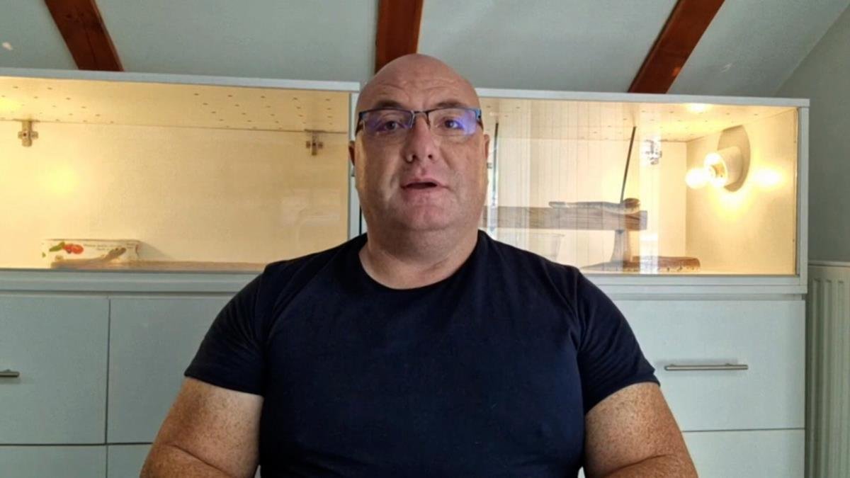 Hvatač zmija Vladica Stanković u društvu čuvenog glumca: Evo kako je nastala ova fotografija