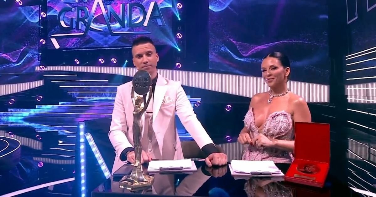 Dve nagrade u Zvezdama Granda! Evo kako izgleda plaketa "Saša Popović" koja će večeras biti uručena pobedniku