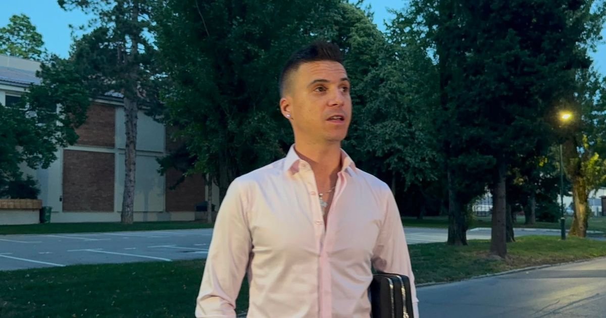 "Ne vidim razlog da odbiješ" Milan Mitrović u finalu Zvezda Granda progovorio o ugovoru koji pevači potpisuju