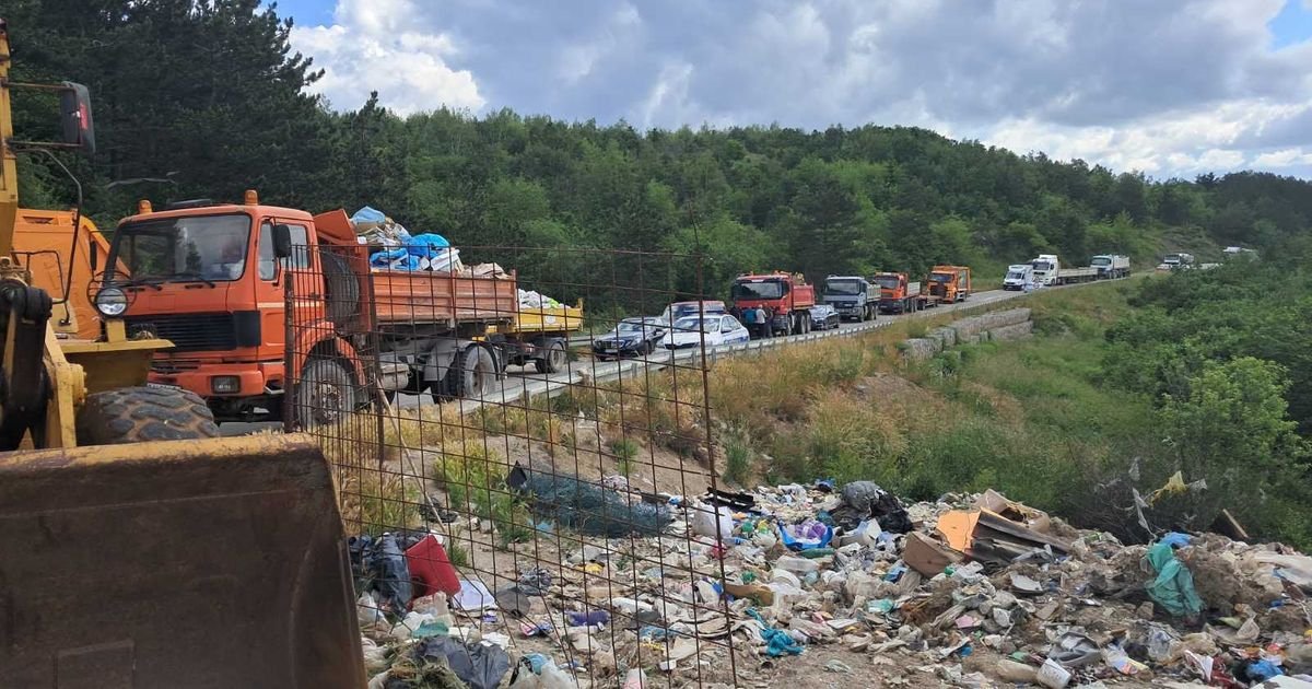 Smeće iz Sjenice privremeno se odvozi u Prijepolje, Priboj i Novu Varoš