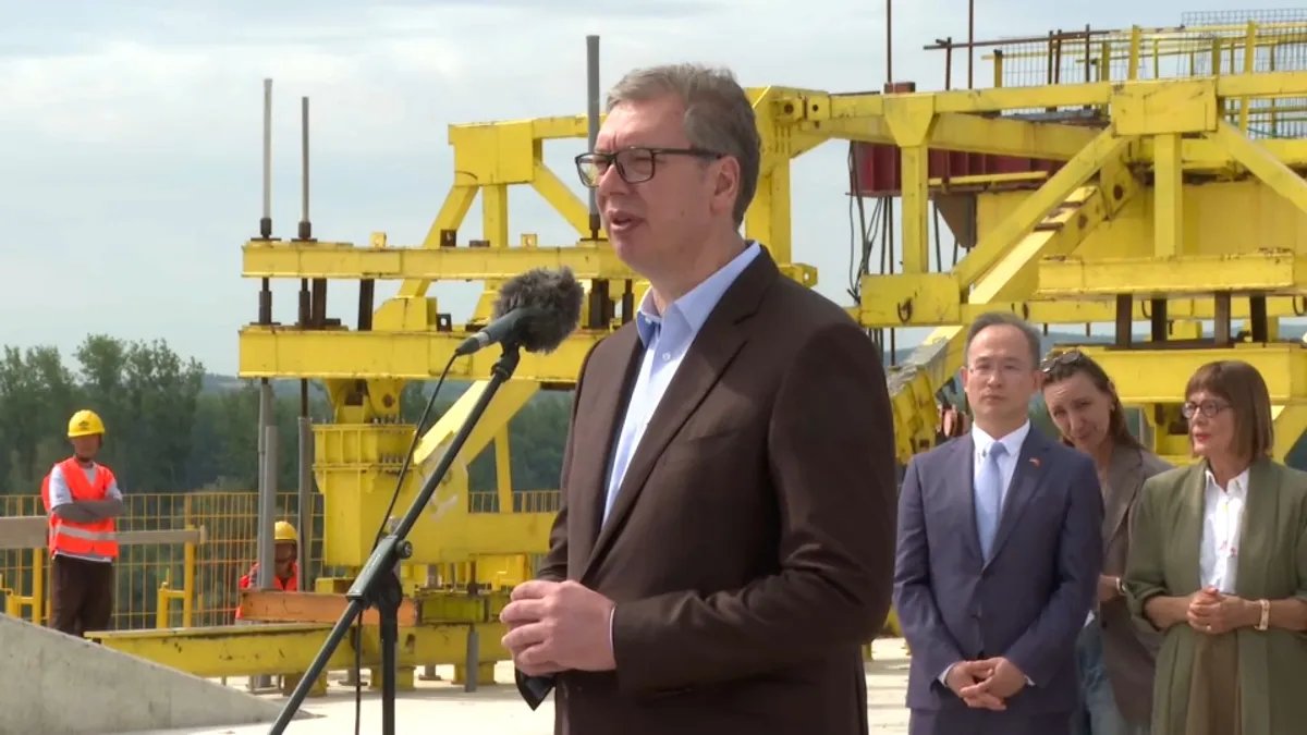 Vučić tvrdi da Železnica Srbije mora da bude tačnija od nemačke i švajcarske, od ministarke traži da smenjuje direktore
