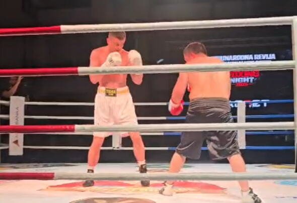 TIGAR NE STAJE! Miloš Stojanović upisao 11. pobedu - aperkat odlučio meč u Inđiji! (VIDEO)