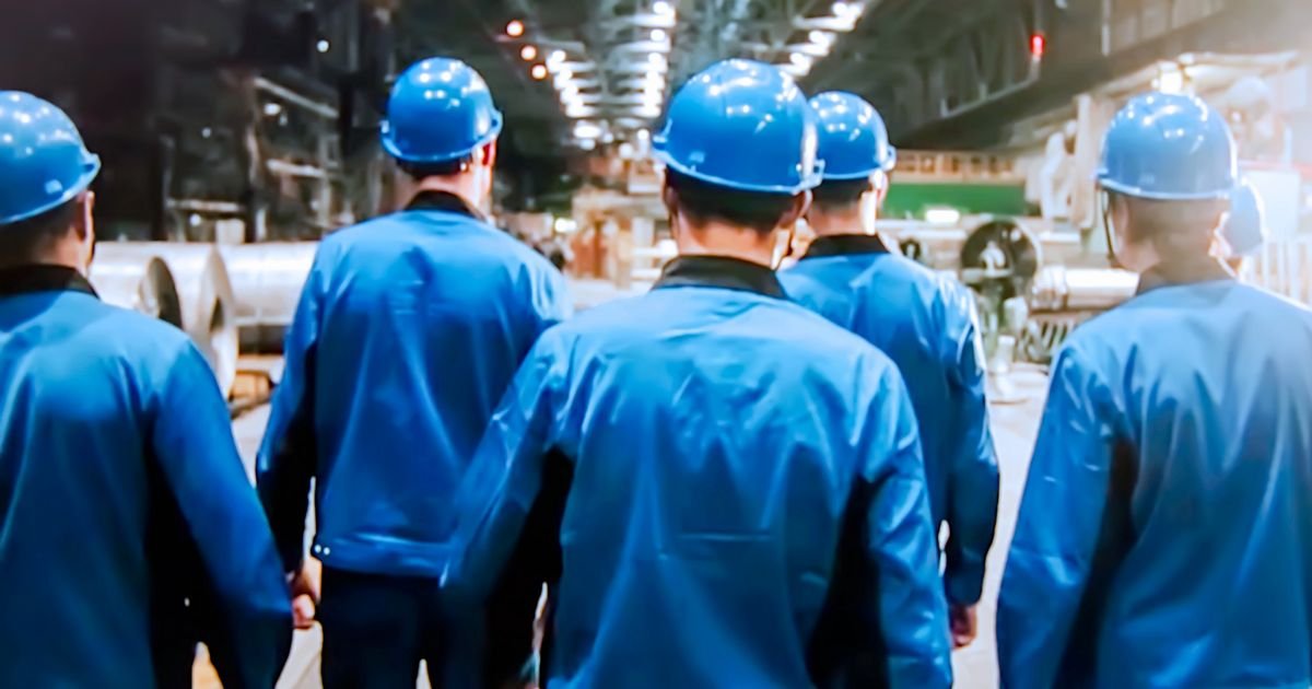 Šokantan potez čuvene kompanije: Instalirali 50 robota i preko noći otpustili više od 1.000 radnika