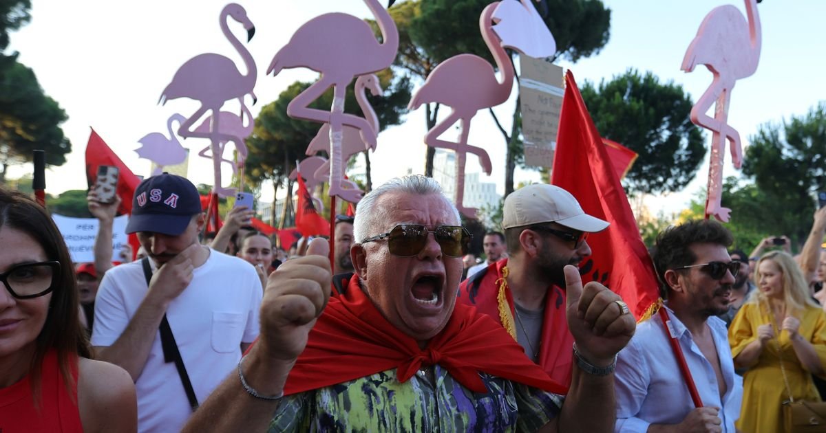 FLAMINGO REVOLUCIJA Novi protesti u Tirani: Ediju Rami sad krivi Albanaci iz regiona