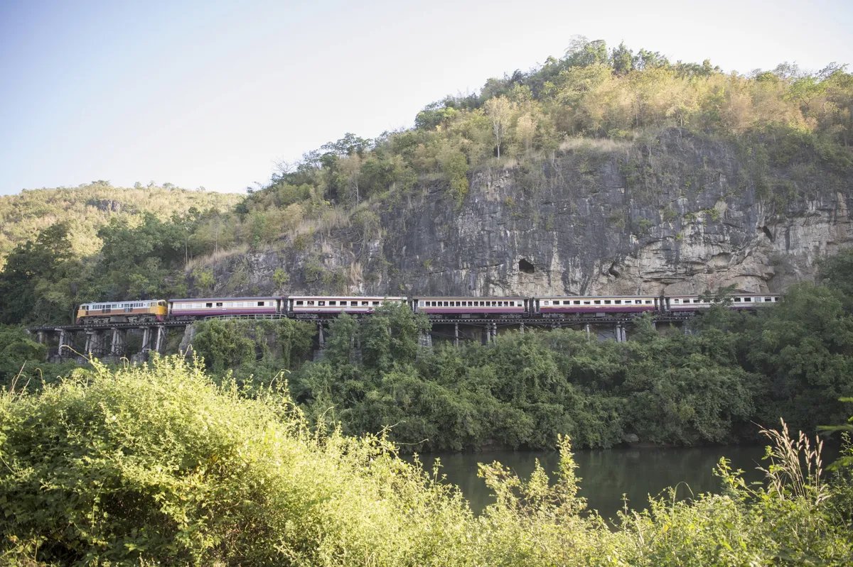"Pruga smrti" iz čuvenog filma izronila iz isušenog jezera posle 42 godine