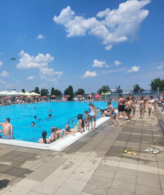 VRUĆINA PUNI GRADSKO KUPALIŠTE: Dobra poseta na ''Lagatoru'' (FOTO)