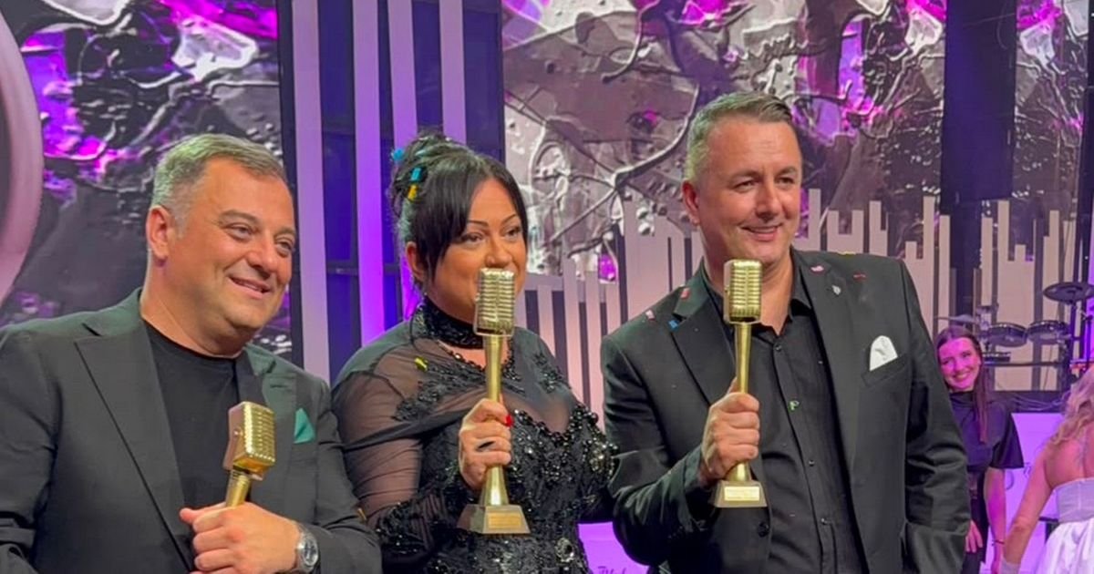 Ivana Šalipur pobednica glasovima žirija "Nikad nije kasno": Vatrena crnka se rasplakala, pozirala sa kolegama
