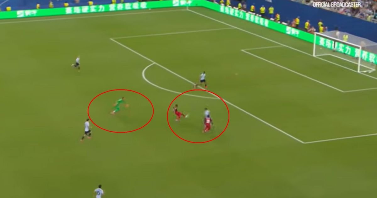 Šta učini, crni Muslera? Prekaljeni golman napravio nestvaran kiks na Mundijalu, ovoga nema ni u beton ligi