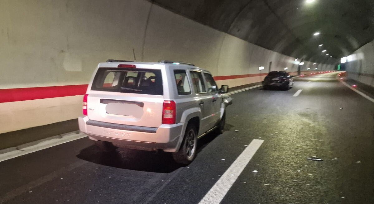 STRAVIČAN SUDAR U TUNELU MUNJINO BRDO! Pijani vozač džipa se zabio u auto, ima više povređenih (FOTO)