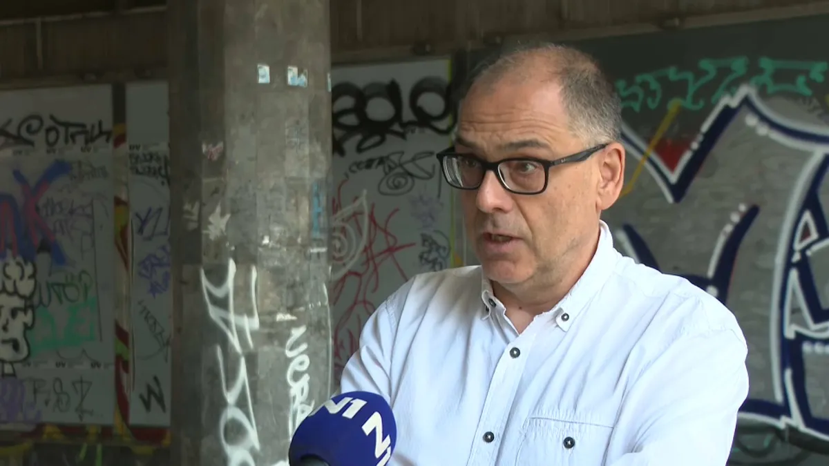 "Ljudi iz Ćacilenda 15. marta nosili kišobran koji pruža zaštitu od zvučnih talasa": Radić objašnjava kako je zaključio da je sredstvo upotrebljeno
