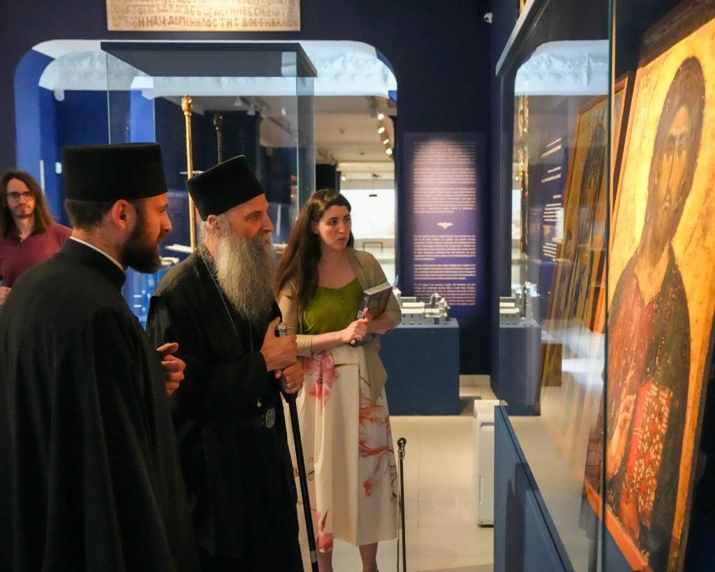 Patrijarh Porfirije posetio izložbu Sveti Sava u Galeriji SANU