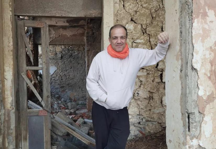 "Priznao sam ocu da sam gej, on je krvnički tukao mene i majku" Glumac otvorio dušu o porodičnoj drami