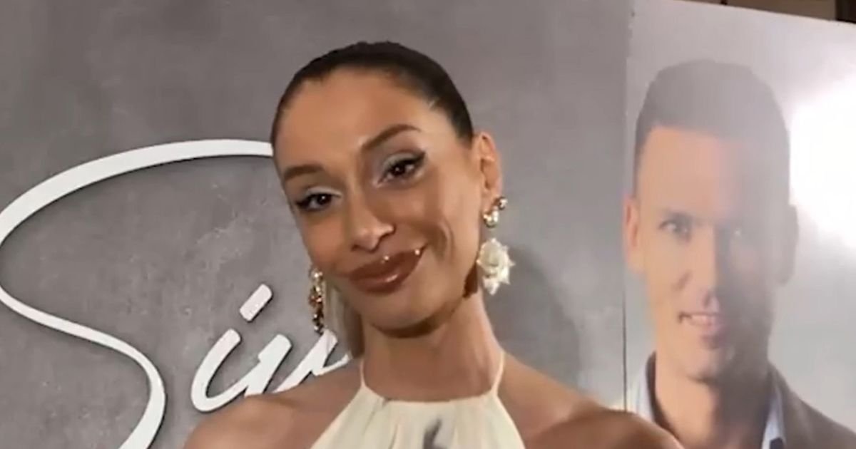 Julija se vratila na scenu - progovorila o estradi, kolegama i krađi bakšiša: "Desingerica nije pevač, ali..."