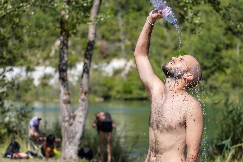 DANAS SUNČANO I TOPLO U SRBIJI, TEMPERATURA DO 35 STEPENI: Evo gde će se sručiti KIŠA popodne, slede i NEPOGODE!
