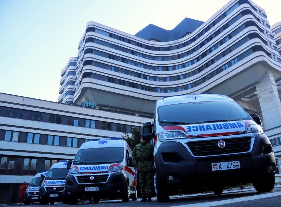 Muškarac (42) sa infarktom mozga helikopterom hitno prebačen iz Banjaluke u Beograd: Lekari na VMA izveli složenu intervenciju i spasli mu život