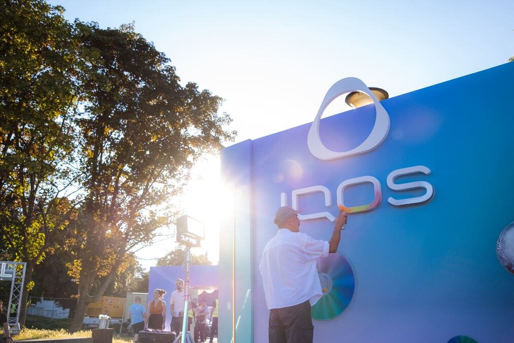 OVO LETO IMA NOVI SOUNDTRACK: IQOS ILUMA i REMIX donosi boje, ritam i putovanje na Zamna festival u Madridu