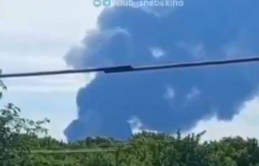 RUSKI GRAD ŠEBEKINO U PLAMENU! Velika EKSPLOZIJA na 7 km od ukrajinske granice, GUSTI CRNI oblak dima se nadvio nad oblašću! (VIDEO)