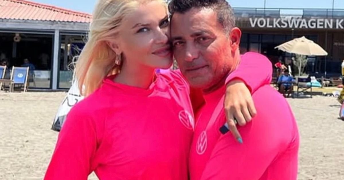 Emina i Mustafa se razveli, a onda je on oženio 20 godina mlađu: Evo ko je plavuša koja je osvojila Turčina