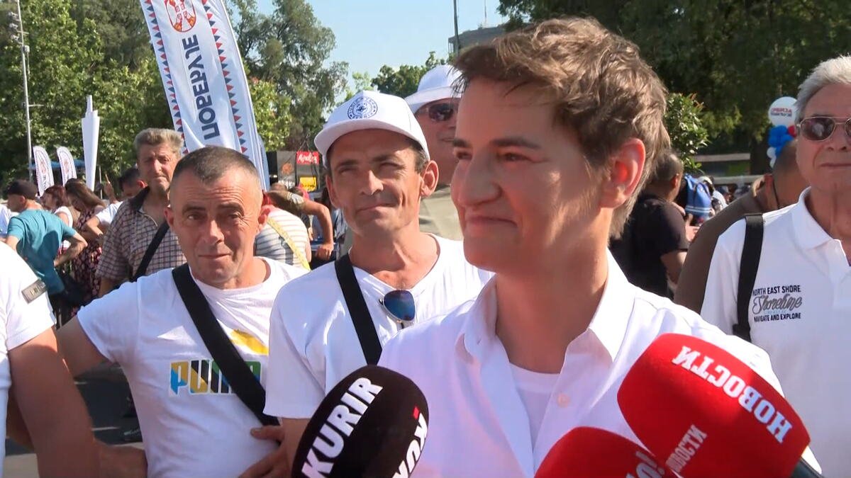 NIKAD VEĆI SKUP, NIKAD BOLJA ATMOSFERA! Ana Brnabić za Kurir televiziju: Predsednik Vučić će sam gledati šta su ljudi zaokruživali od 15 predloga (VIDEO)