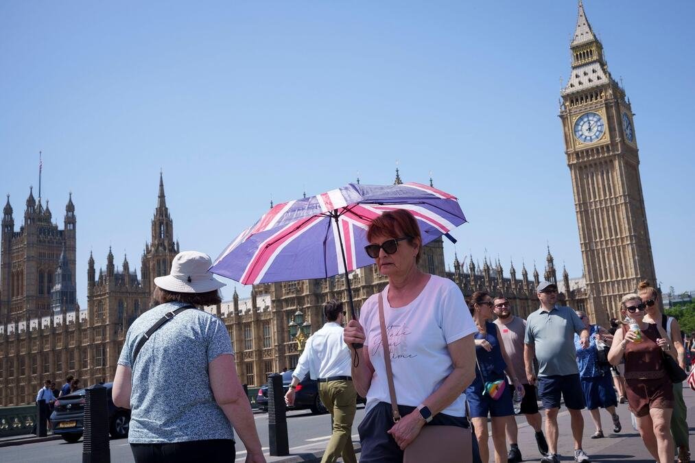 VRUĆINE PARALISALE BRITANIJU: Najmanje pet osoba utopilo se od početka toplotnog talasa