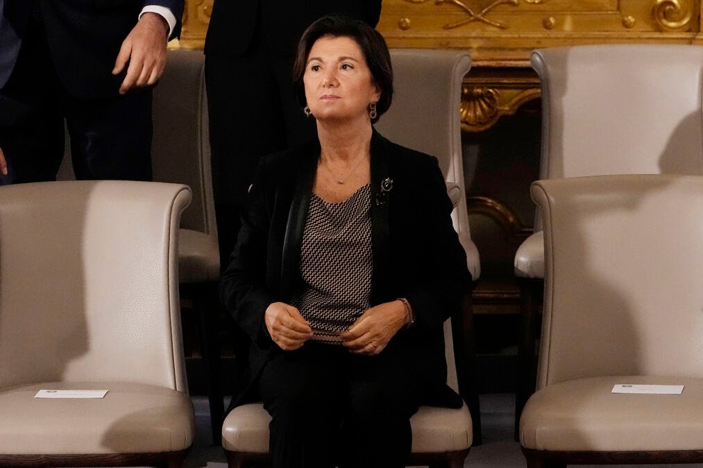 NESTAO SUPRUG MINISTARKE! Zaronio u jezero pred njenim očima i više nije izronio, u toku opsežna potraga: Drama u Italiji! (FOTO)
