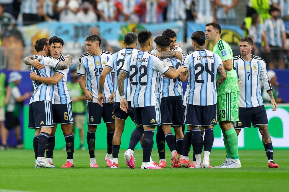 JORDAN - ARGENTINA, ALŽIR - AUSTRIJA: Mesi na klupi, Arnautović napada Alžir