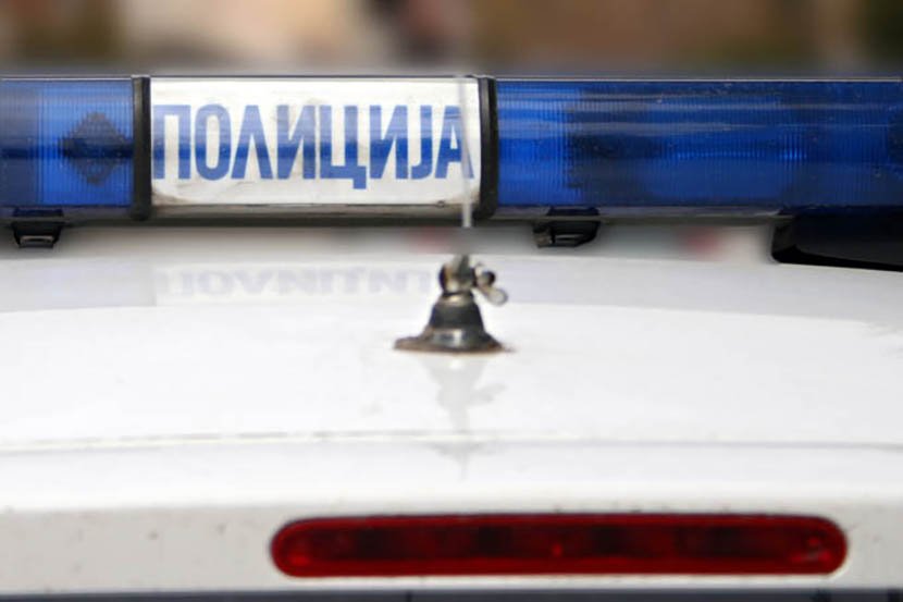 Pometnja na raskrsnici u Nišu: TEŽAK SUDAR dva automobila, policija i Hitna pomoć na licu mesta