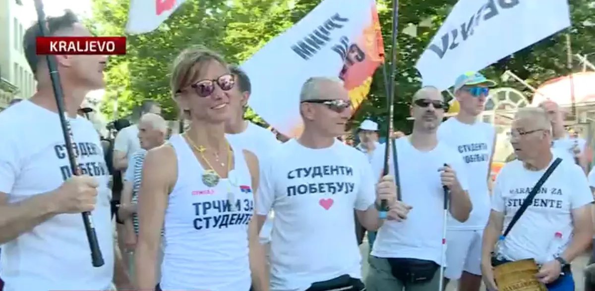 "Ako studenti mogu da vode, mi moramo imati snage da ih podržimo": Ispovest žene koja je trčala na 40 stepeni 42 kilometra do Kraljeva