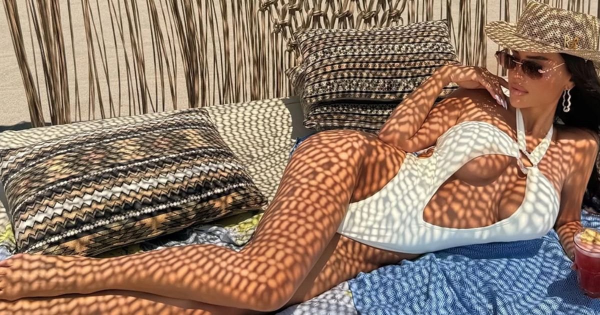 On ima najzgodniju ženu na estradi! Tamara posle porođaja grmi: Izgleda poput boginje u belom bikiniju