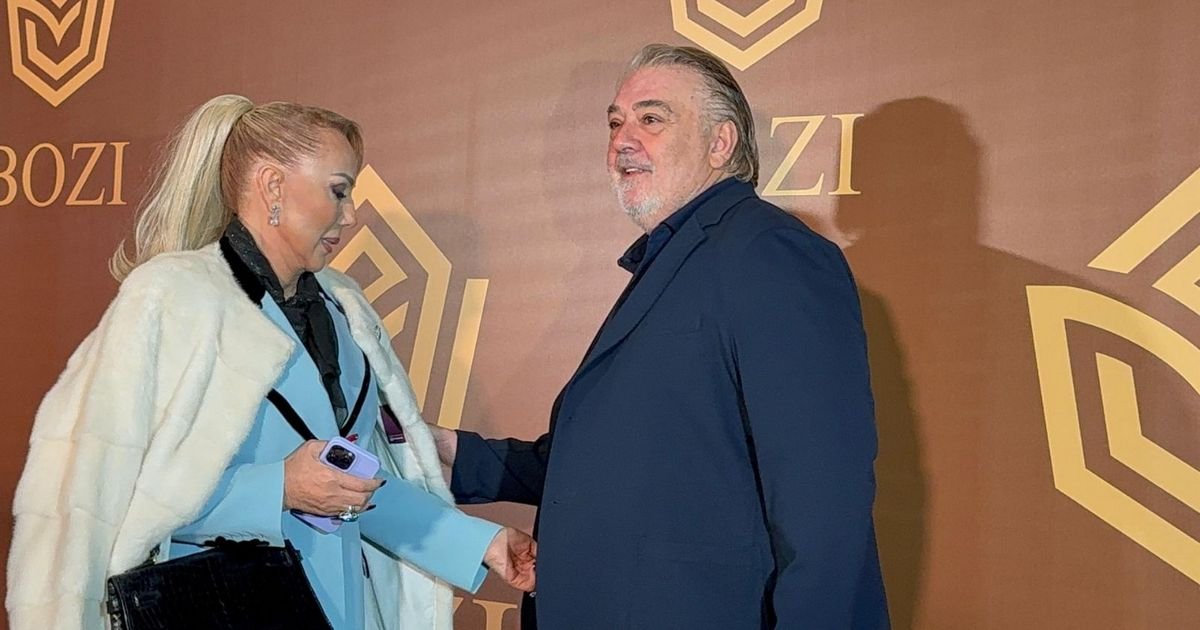 "Popucali su zidovi, 6 dana nismo izlazili iz sobe..." Šok priznanje Lepe Brene o vrelim noćima sa Bobom