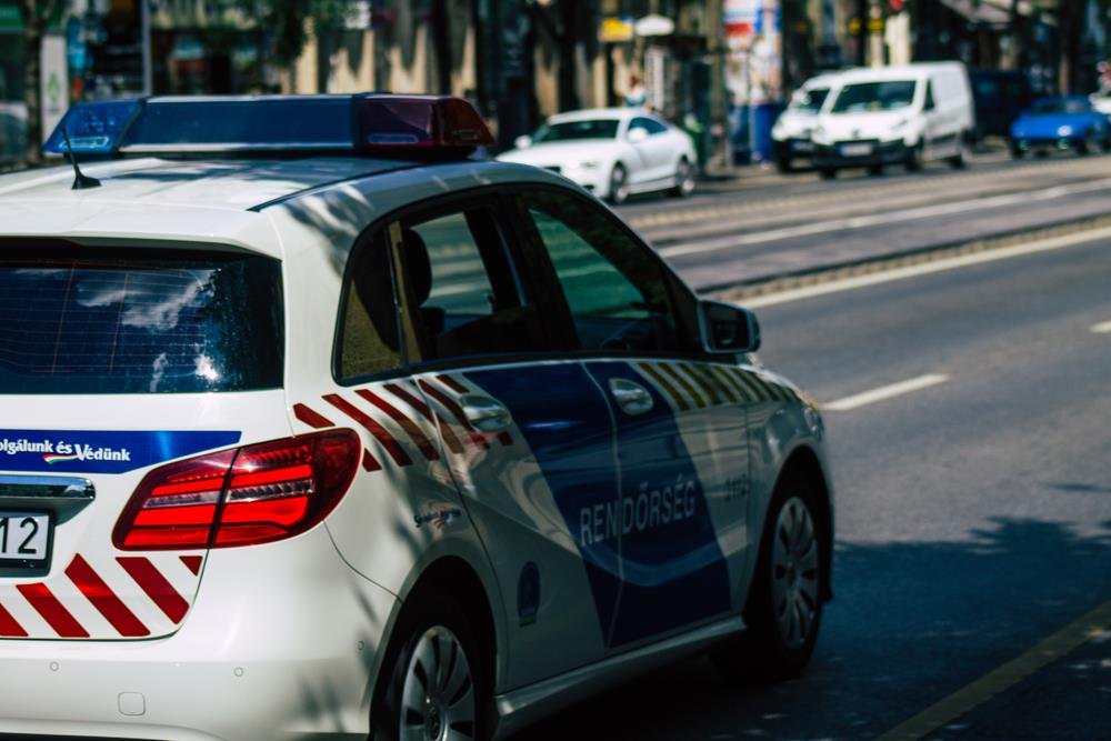 DRŽAVLJANIN SRBIJE UHAPŠEN U MAĐARSKOJ: Nožem pokušao da ubije rođaka i rođaku usred pekare