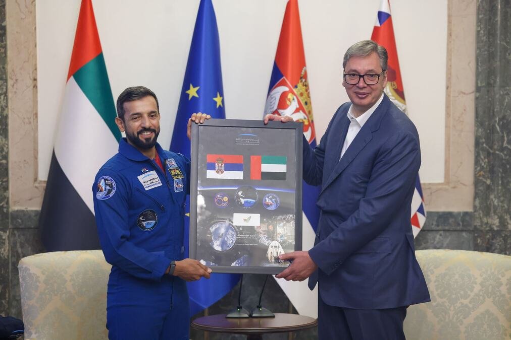 "NEMOGUĆE JE MOGUĆE" PREDSEDNIK VUČIĆ S MINISTROM OMLADINE UAE: Srdačan susret s prvim arapskim astronautom: Za mene je to naučna fantastika! (FOTO/VIDEO)