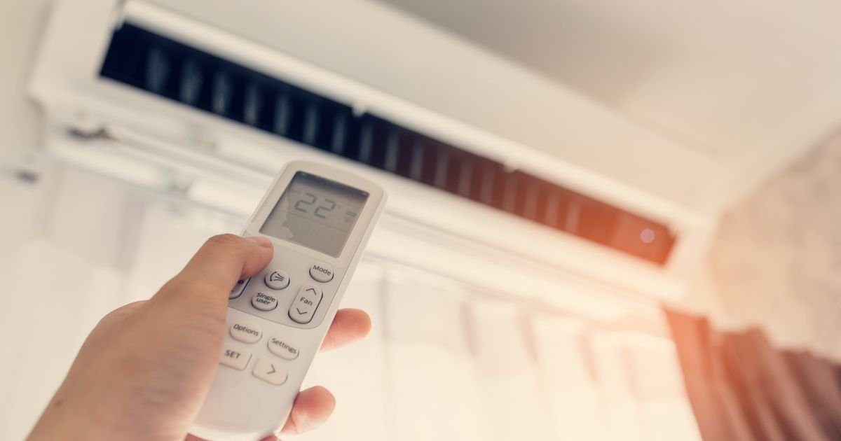 Svi spuštaju temperaturu na klimi, a zaboravljaju jedno: Zbog ove greške stan se sporije hladi, a računi rastu