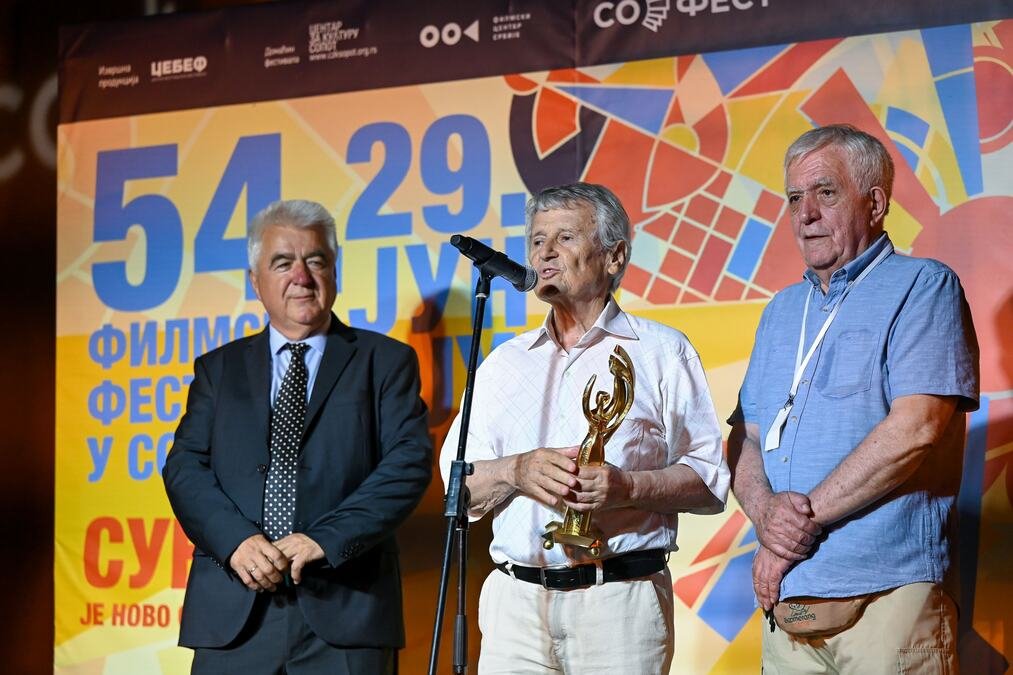 Svečano otvoren 54. Filmski festival u Sopotu: Ekipe legendarnih filmova stigle u fijakerima (foto)