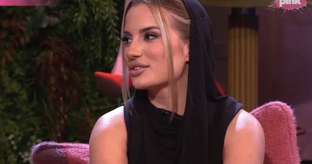 Barbara Bobak kao Lara Kroft! Šlic na haljini otkrio skrivenu tetovažu - oko butine kajševi, a cipele su HIT