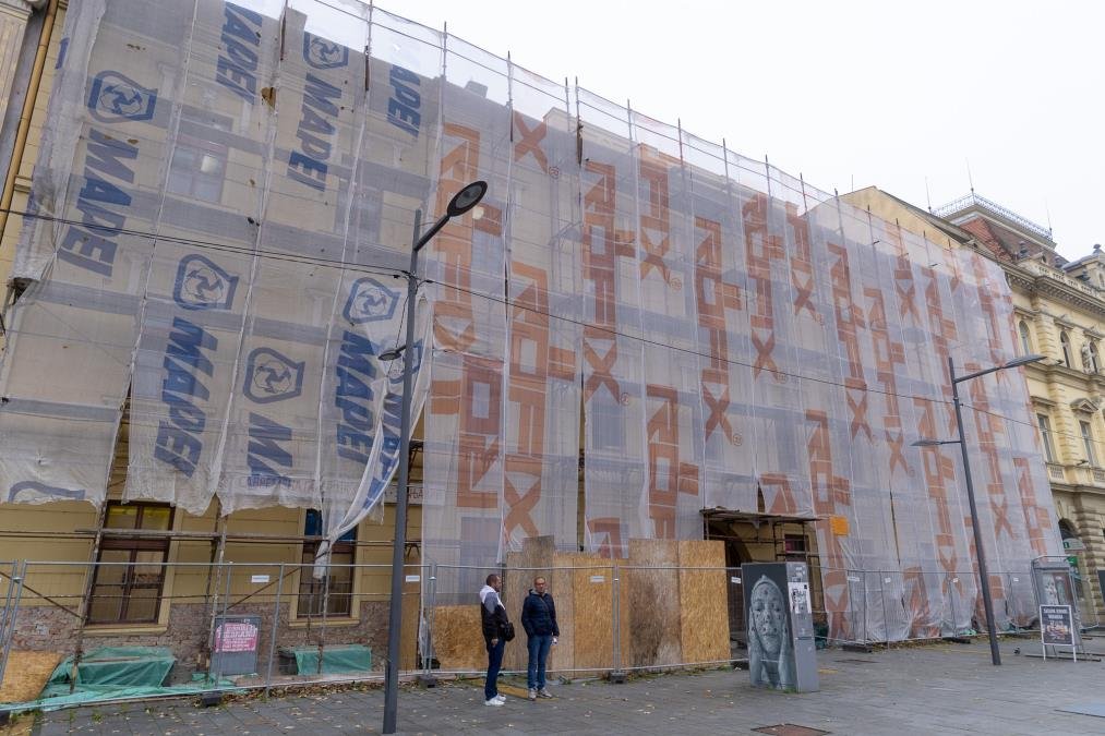 NAJSTARIJA POZORIŠNA SALA U SRBIJI DOBIJA NOVO RUHO: U obnovu scene uloženo skoro 43 miliona dinara!