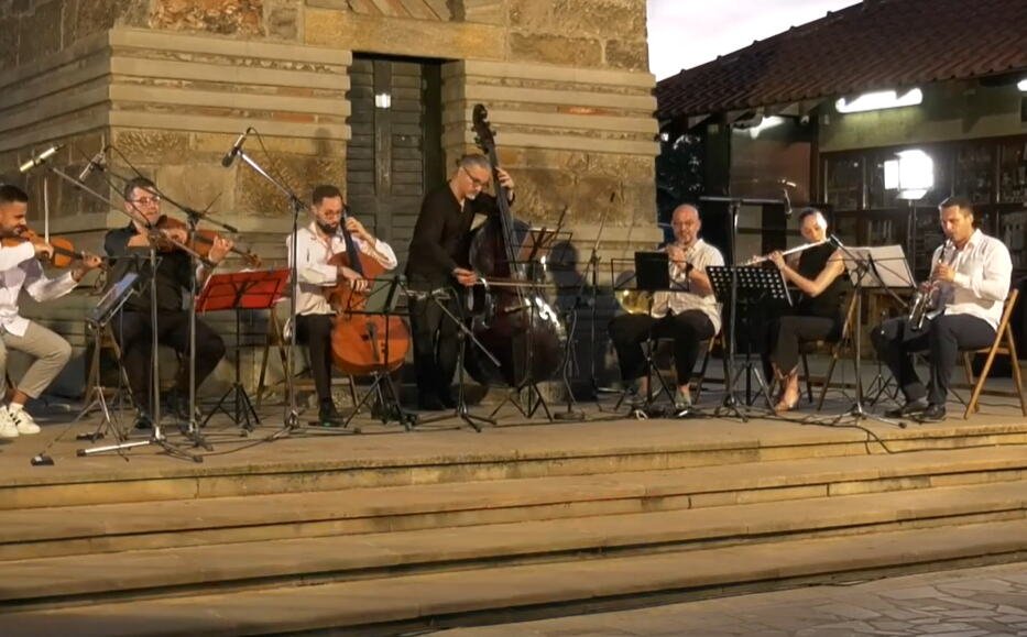 ČUVARI TRADICIJE U LAZAREVOM GRADU: Vrhunska izvedba narodnih melodija iz vremena srpskih kraljevskih porodica