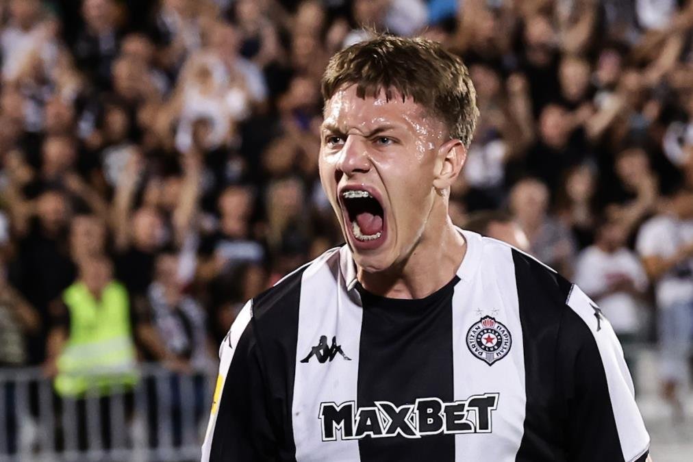 FABRICIO ROMANO SE OGLASIO ZBOG PARTIZANA! Čuveni insajder otkriva: Crno-beli ostaju bez bisera, klub iz Serije A krenuo po Srbina!