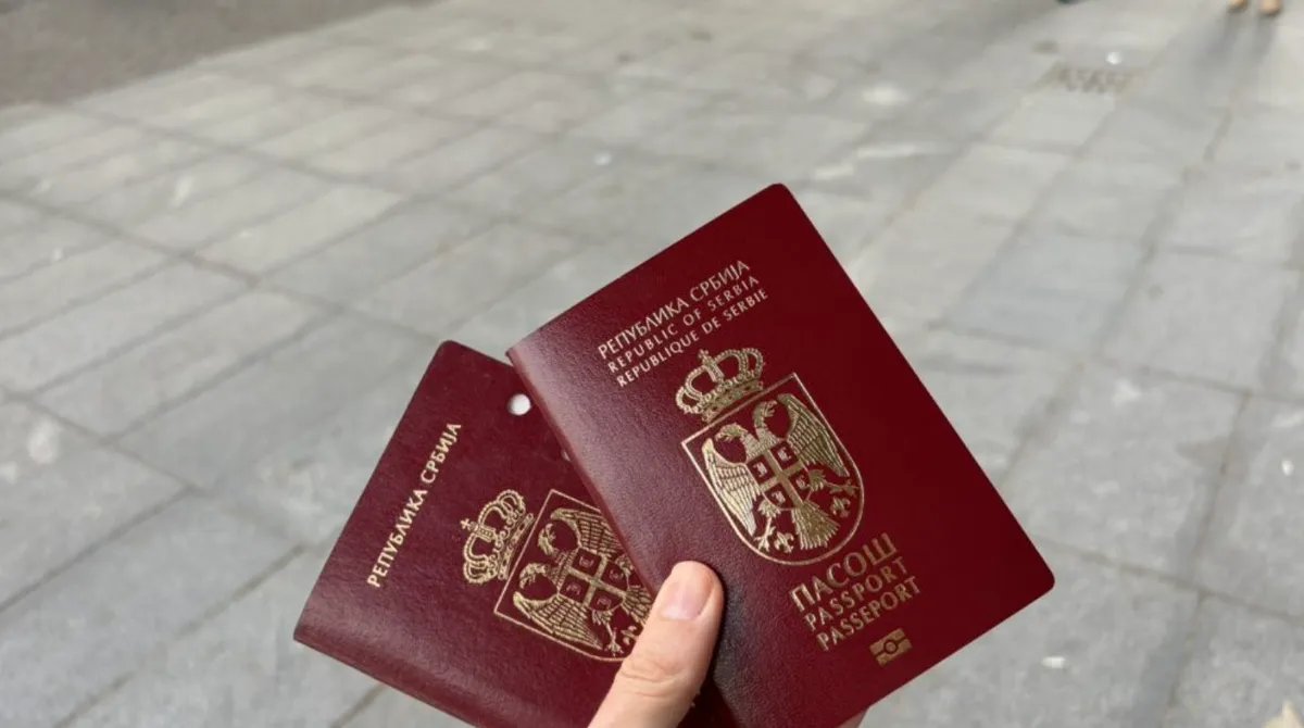 Počelo izdavanje novog burgundi crvenog pasoša: Šta se menja, a šta ostaje isto
